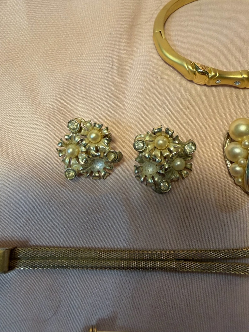 Gold-tone Pearl & Stone Accent Jewelry Set - Picture 4 of 11